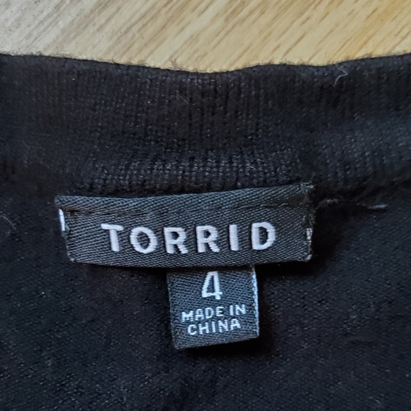 Torrid woman's size 4 cardigan - Picture 7 of 7